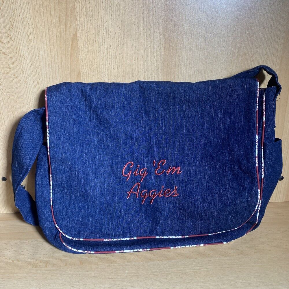 Texas A&M Aggies “gig em Aggies” Embroidered  Messenger Bag W/ Strap